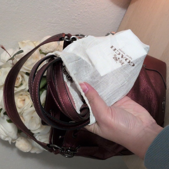 Coach Mickie Bucket Bag In Red Metallic Pebble Grain Leather Crossbody F35684 - Picture 14 of 15